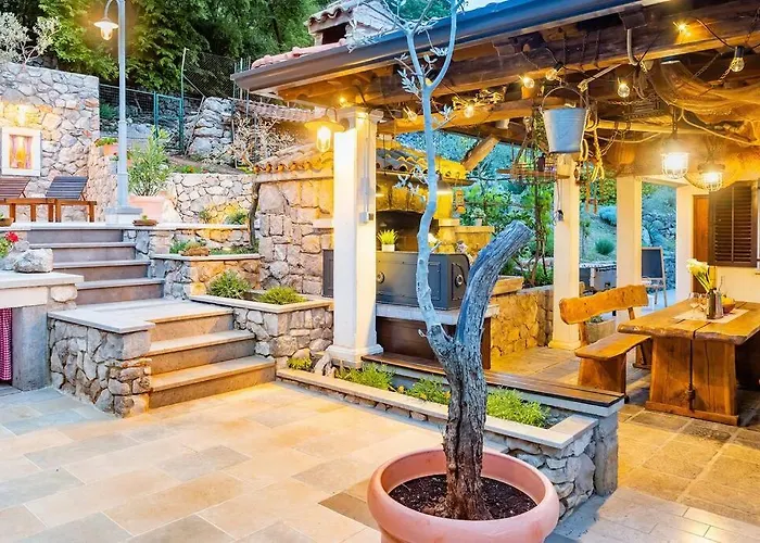 House - Old Olive *
