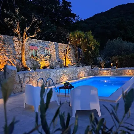 House - Old Olive *